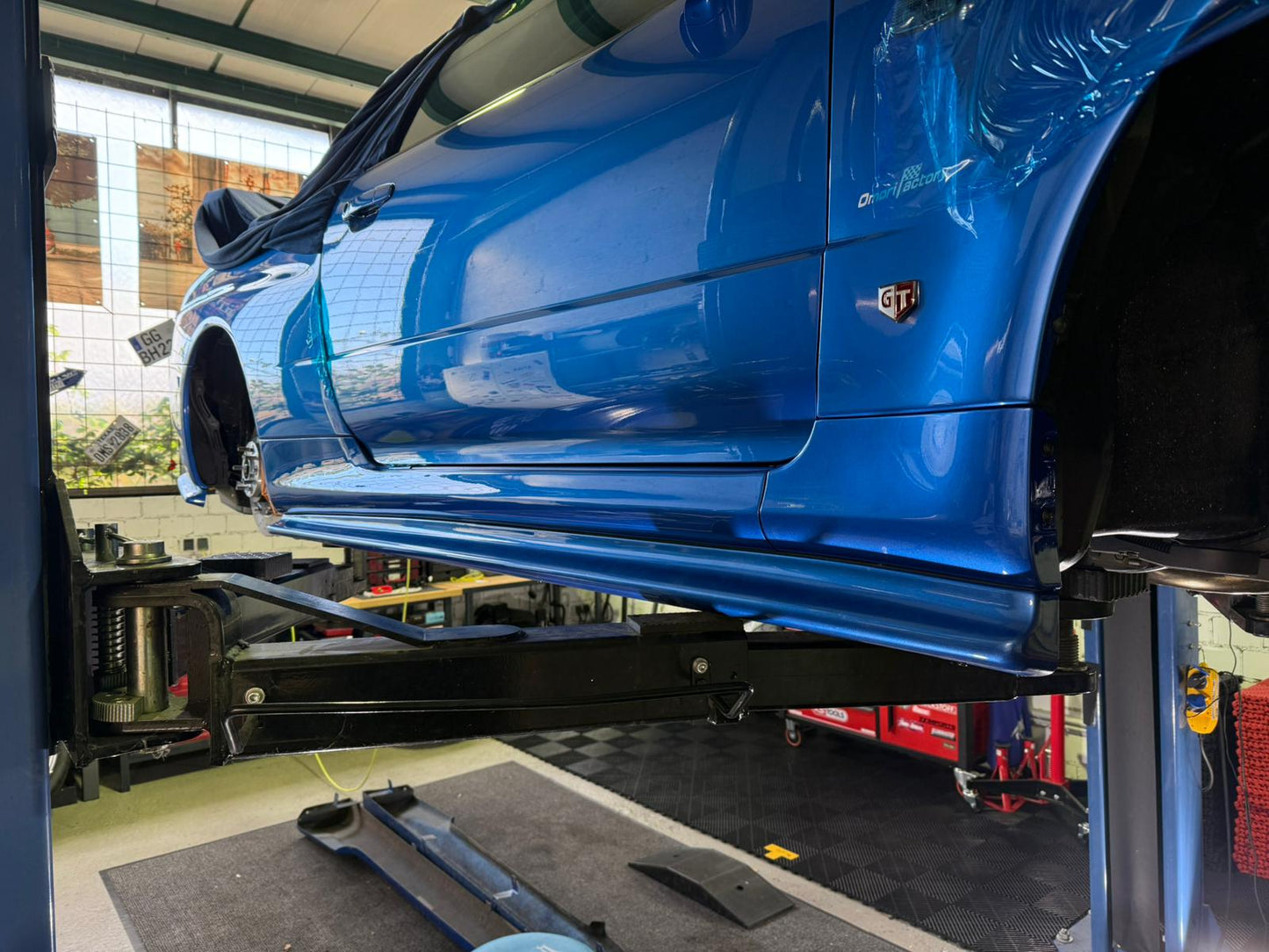 Nissan Skyline GT-R RH Side skirt BNR34 Replacement