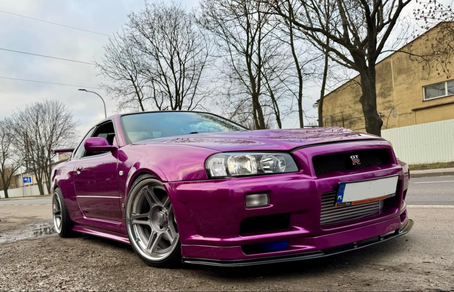 Nissan Skyline GT-R RH Side skirt BNR34 Replacement